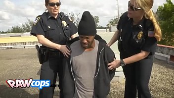 Felon Gets Raided But Sees No Time To Get Out free video